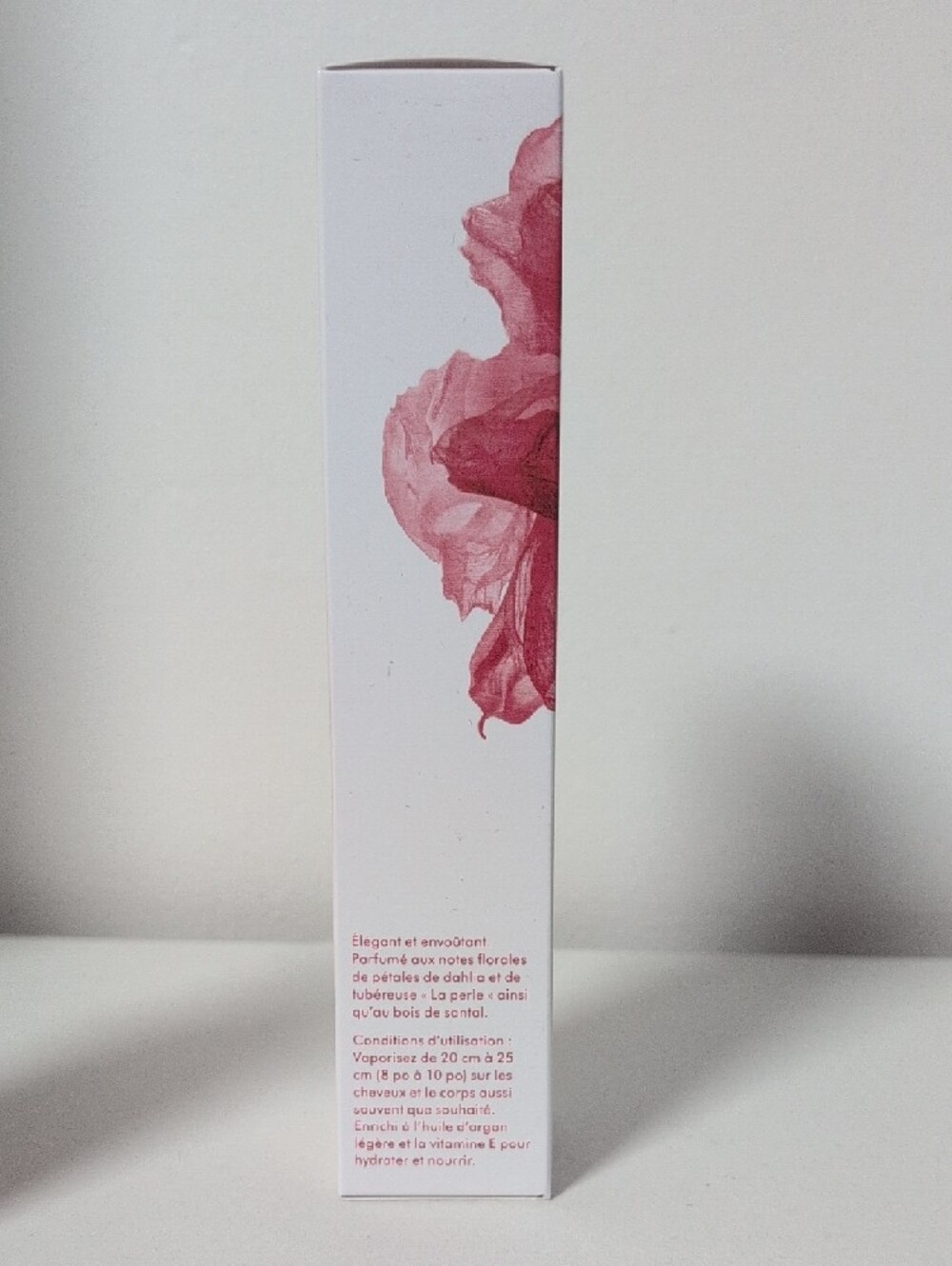 Moroccanoil Dahlia Rouge Fragrance Mist - Pink and Red Accents - Picture 3 of 8